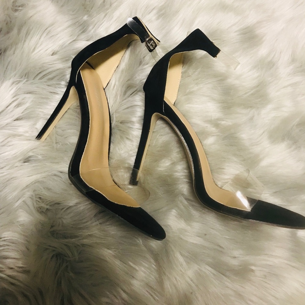 🔥💥!!Clear strapped Black suede-like heels💥🔥